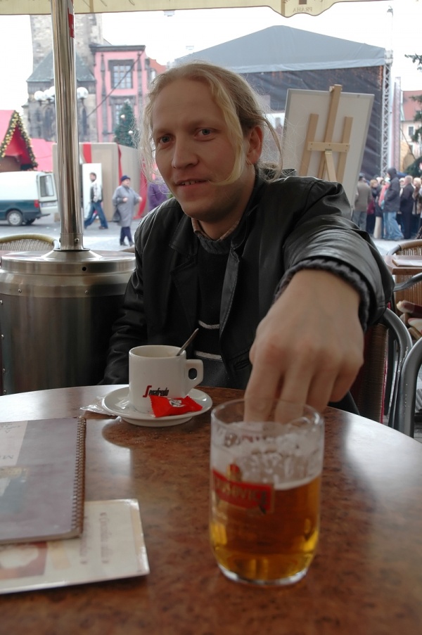 Meszo a sörömbe nyúlkál